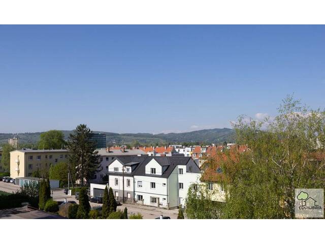 Immobilie in Bisamberg - Traumhafter Ausblick - Heller, moderner Familienwohntraum mit Loggia & Klimaanlage - Bild 2