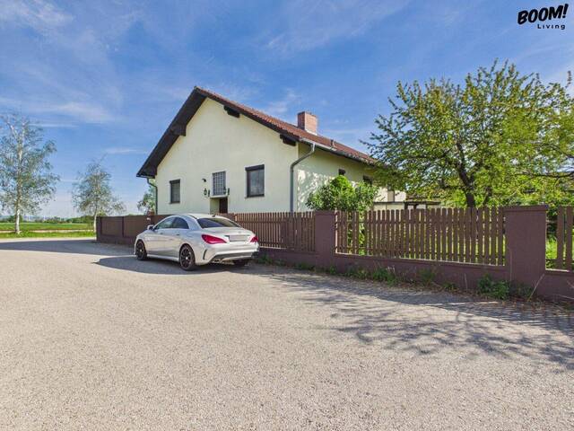 Immobilie in Oberwaltersdorf - Großzügiges Haus mit ruhigem Eckgrundstück in attraktiver Lage Oberwaltersdorf ! - Bild 1