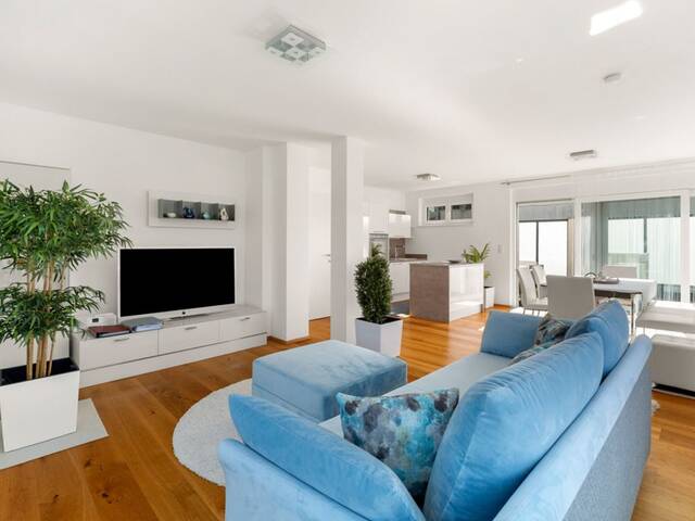 Immobilie in Pörtschach - Seeblick-Dachgeschosswohnung in Zentrumsnähe - Bild 2