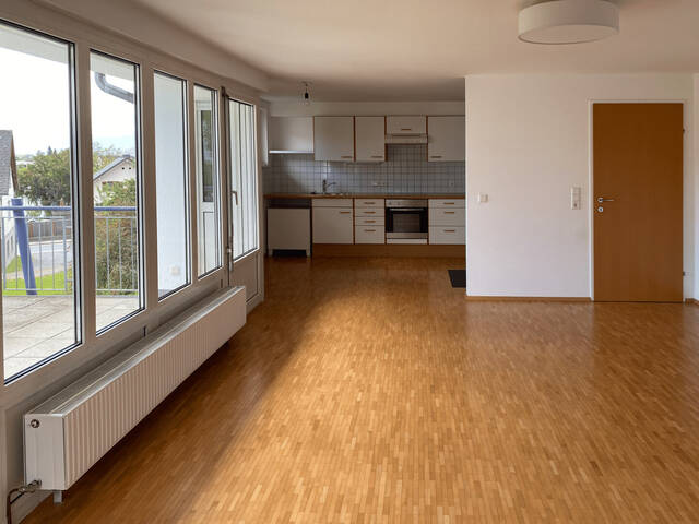Immobilie in Schwarzach - Sonnige 3-Zimmer-Dachgeschosswohnung im Zentrum von Schwarzach - Bild 0