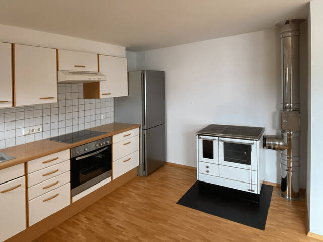 Immobilie in Schwarzach - Sonnige 3-Zimmer-Dachgeschosswohnung im Zentrum von Schwarzach - Bild 1
