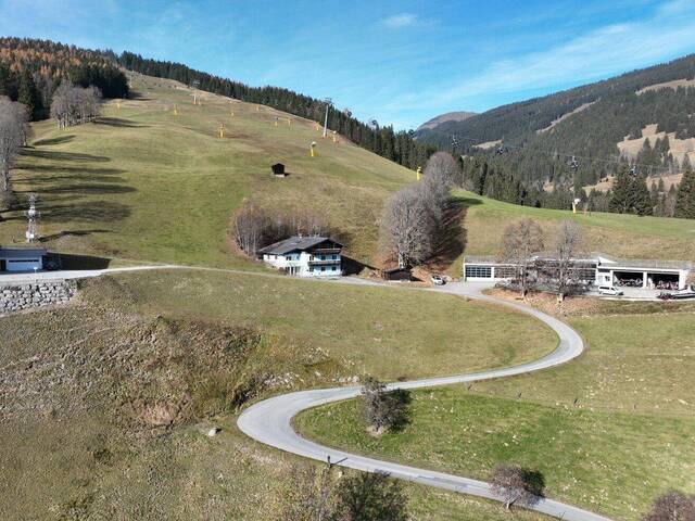Immobilie in Saalbach - Landhaus am Bernkogellift in Saalbach mit touristischer Nutzung, Ski in - Ski out! - Bild 1