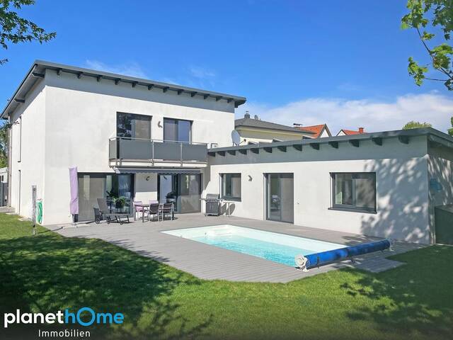 Immobilie in Theresienfeld - Luxuriöses Wohnen mit Einliegerwohnung, Pool und beeindruckendem Naturflair - Bild 0