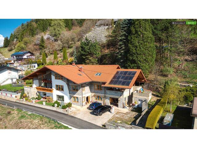 Immobilie in Thalheim - Riesiges Ein- oder Zweifamilienhaus mit 359 m² Wohnfläche, 2 Terrassen, Garage und Fernblick in Thalheim - Bild 4