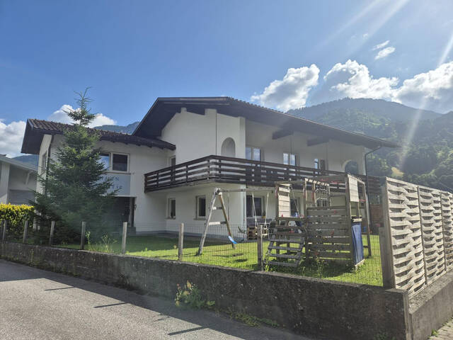 Immobilie in Vandans - Charmantes Mehrfamilienhaus in Vandans mit Balkon und Terrasse - Bild 0
