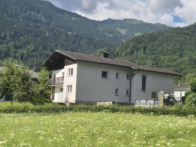 Immobilie in Vandans - Charmantes Mehrfamilienhaus in Vandans mit Balkon und Terrasse - Bild 3