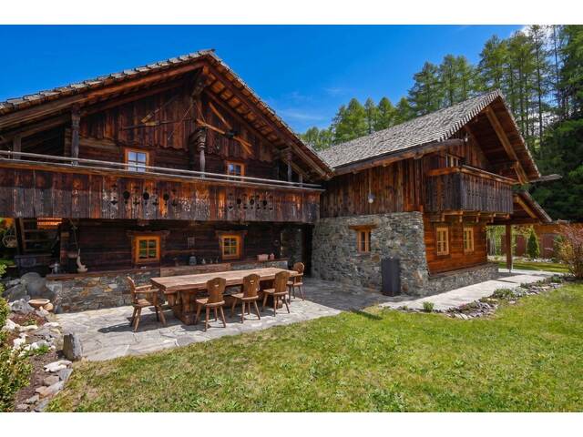 Immobilie in Pichl - Romantisches Chalet-Ensemble in idyllischer Lage / Lungau - Einzigartiger Rückzugsort am Bach: historisches Chalet-Ensemble mit Troadkasten - Bild 0