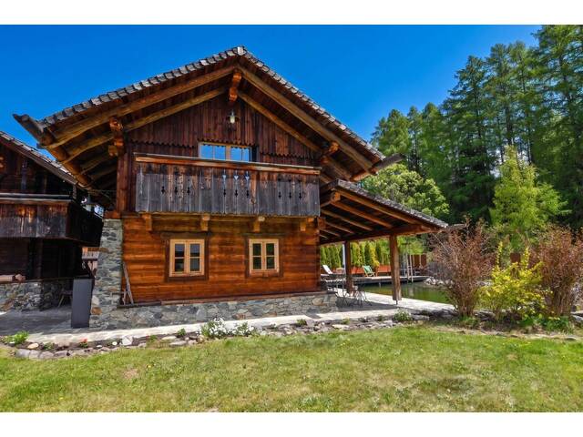 Immobilie in Pichl - Romantisches Chalet-Ensemble in idyllischer Lage / Lungau - Einzigartiger Rückzugsort am Bach: historisches Chalet-Ensemble mit Troadkasten - Bild 2