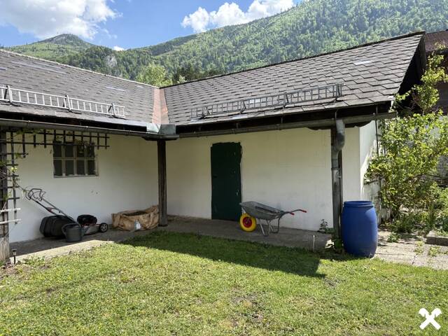 Immobilie in Ebensee - Großzügiges sanierungsbedürftiges Wohnhaus - Bild 2