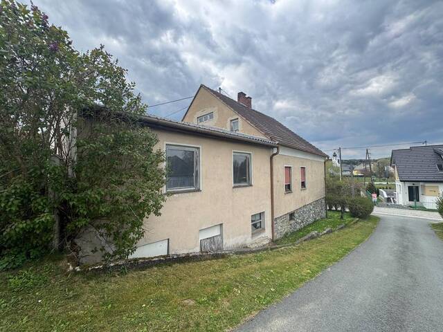 Immobilie in Kemeten - Sanierungsbedürftiges Einfamilienhaus mit viel Potenzial in ruhiger Siedlungslage in Kemeten - Bild 2