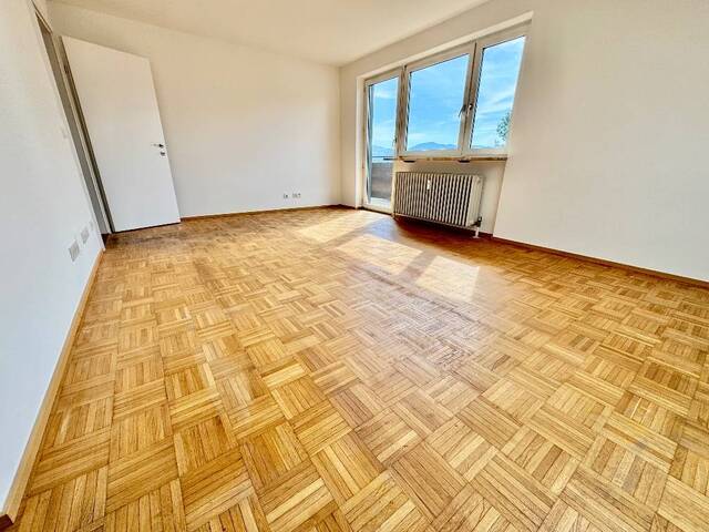 Immobilie in Himmelreich - SALZBURG-Wals-Himmelreich - Vier-Zimmer-Wohnung mit unverbauten BLICK - Bild 1