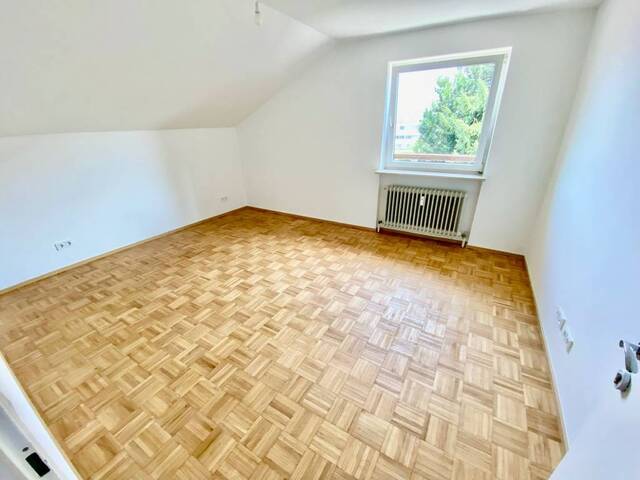 Immobilie in Himmelreich - SALZBURG-Wals-Himmelreich - Vier-Zimmer-Wohnung mit unverbauten BLICK - Bild 3