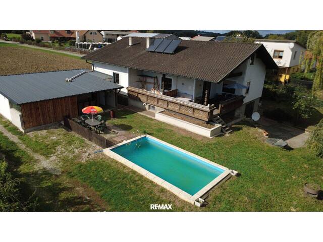 Immobilie in Eggendorf - Wohntraum in Eggendorf: Familienhaus mit Pool, Weinkeller & Ausbaupotenzial - Bild 1