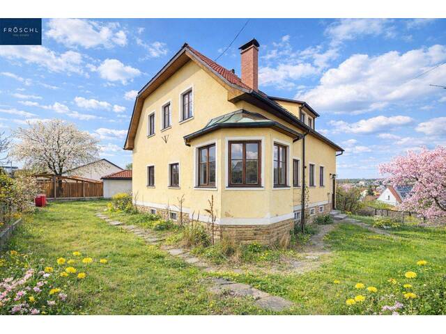 Immobilie in Zwettl-Niederösterreich - Großzügige Liegenschaft in beliebter Zwettler Wohnsiedlung - Herrlicher Garten - Bild 0