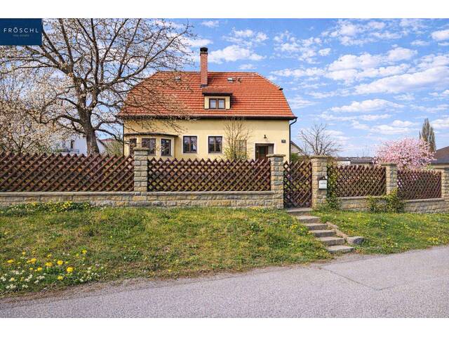 Immobilie in Zwettl-Niederösterreich - Großzügige Liegenschaft in beliebter Zwettler Wohnsiedlung - Herrlicher Garten - Bild 4
