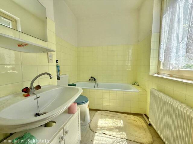 Immobilie in Semmering-Kurort - FERNBLICK RUHELAGE ERHOLUNG! Sanierungsbedürftige Eigentumswohnung mit Loggia, Balkon & optionalem Stellplatz in Semmering-Kurort! - Bild 1
