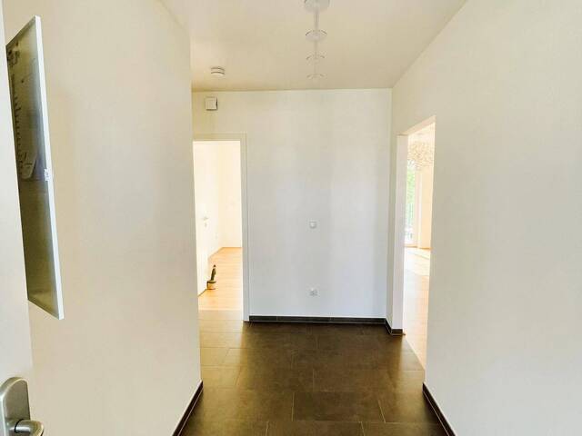 Immobilie in Sinabelkirchen - Erstbezugsfeeling! Stilvolle 3 Zimmer mit Balkon und Carport - Bild 1