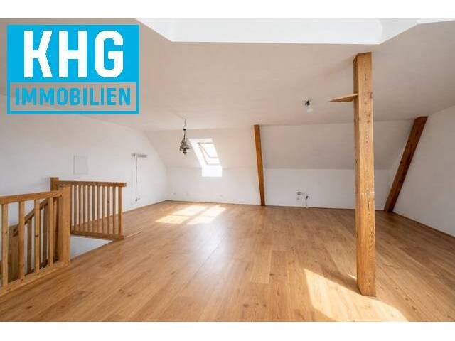 Immobilie in Gföhl -     AM FUSSE DER WEINBERGE - ALT MIT NEU - FERTIGSTELLUNG ERFORDERLICH - SONDERPREIS     - Bild 0