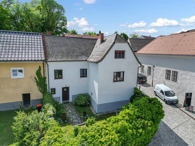 Immobilie in Stadtschlaining - Charmantes Stadthaus mit Gartenidylle, Whirlpool & historischem Charakter - Bild 0