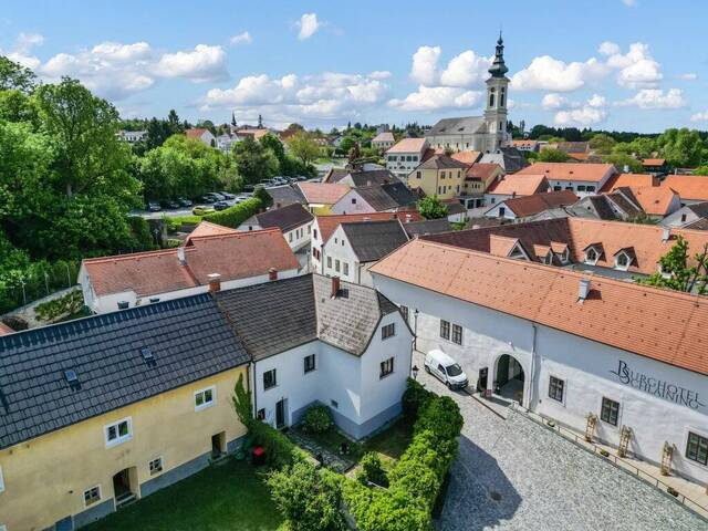 Immobilie in Stadtschlaining - Charmantes Stadthaus mit Gartenidylle, Whirlpool & historischem Charakter - Bild 1