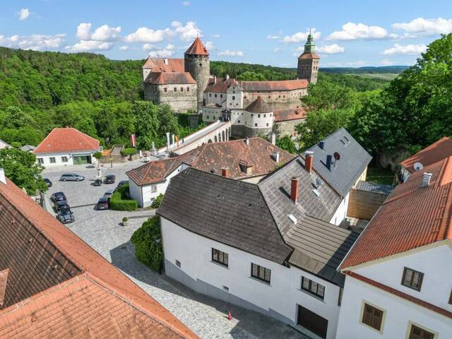 Immobilie in Stadtschlaining - Charmantes Stadthaus mit Gartenidylle, Whirlpool & historischem Charakter - Bild 2