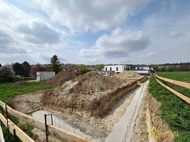 Immobilie in Karnabrunn - 2 HÄUSER VERFÜGBAR! EXKLUSIVES DOPPELHAUSPROJEKT. 5 ZIMMER. ZIEGELHAUS MIT KELLER, BALKON, TERRASSE, CARPORT. - Bild 2