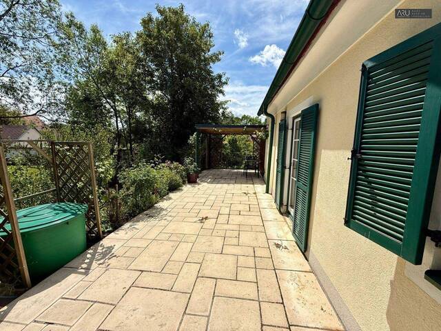 Immobilie in Burgau - Charmantes Haus mit Garten und Weinkeller in Burgau - Bild 1