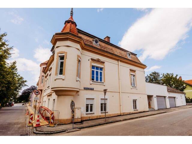 Immobilie in Poysdorf - Attraktive Villa in der Weinstadt Poysdorf im Weinviertel - Bild 1