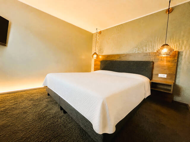 Immobilie in Seefeld in Tirol - TOP-LAGE in SEEFELD: Modernes, vollmöbliertes APARTMENT mit großem Balkon direkt neben dem GOLFPLATZ ab sofort zu kaufen! - Bild 1