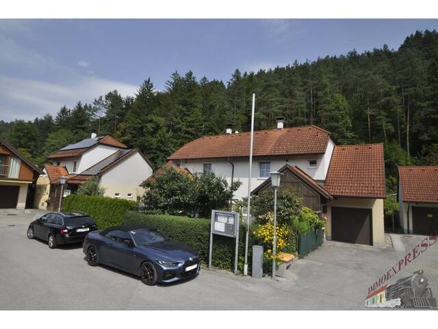 Immobilie in Hohenberg - Wohnen wie im Urlaub Neuwertige Doppelhaushälfte mit Garage im wunderschönen Hohenberg - Bild 3