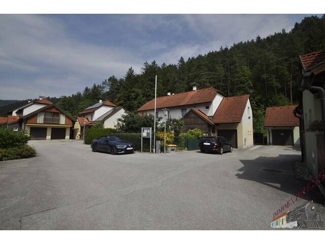 Immobilie in Hohenberg - Wohnen wie im Urlaub Neuwertige Doppelhaushälfte mit Garage im wunderschönen Hohenberg - Bild 4