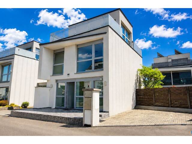 Immobilie in Leopoldsdorf - ++NEU++ Premium Living in Leopoldsdorf - modernes Wohnen mit höchstem Komfort! Traumhaus mit Galerie, Vollkeller & 4 Stellplätzen - Bild 4