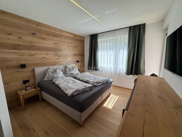Immobilie in Mürzzuschlag - Hochwertig sanierte 2-Zimmer-Wohnung mit Lift & Vollmöblierung - Bild 2