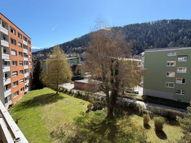 Immobilie in Völs - 4 Zimmerwohnung mit Südloggia und gr. Allgemeinparkplatz sonniger Lage von Völs - Bild 3