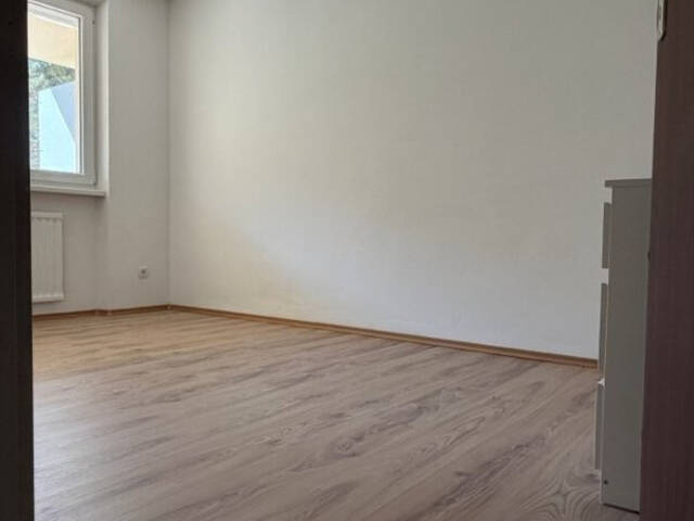 Immobilie in Völs - 4 Zimmerwohnung mit Südloggia und gr. Allgemeinparkplatz sonniger Lage von Völs - Bild 4