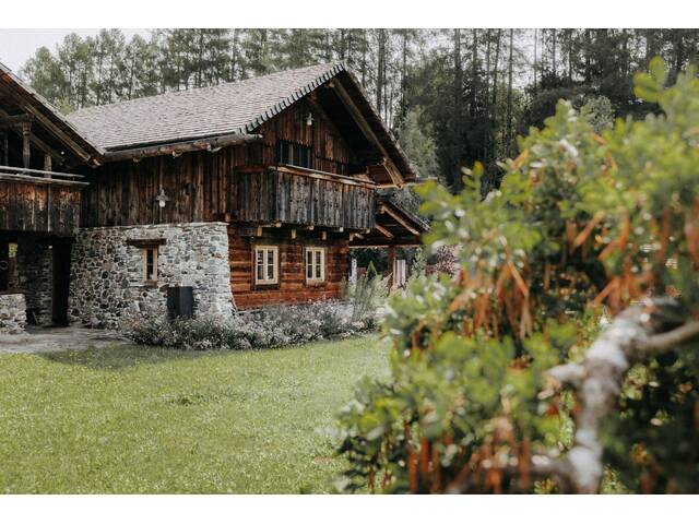 Immobilie in Pichl - Einzigartiges Chalet samt Naturschwimmteich im Salzburger Lungau - Bild 0