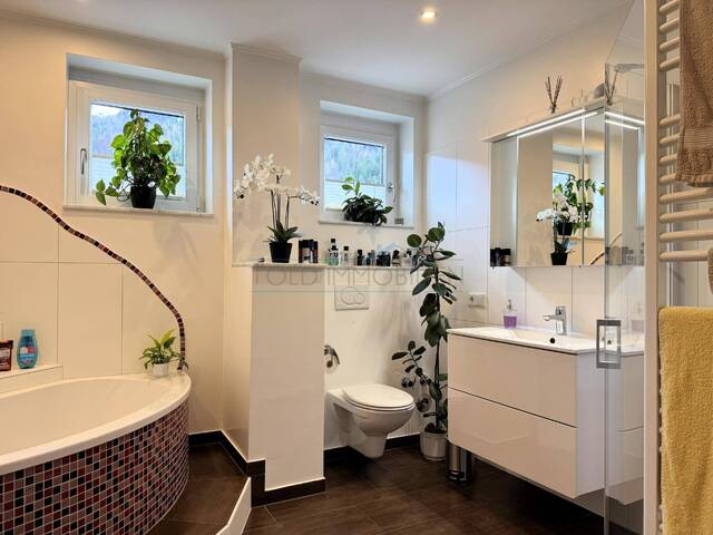 Immobilie in Sillian - große Familien-Dachgeschoß-Wohnung mit 3 Schlafzimmern, Terrasse und TG-Platz - Bild 3