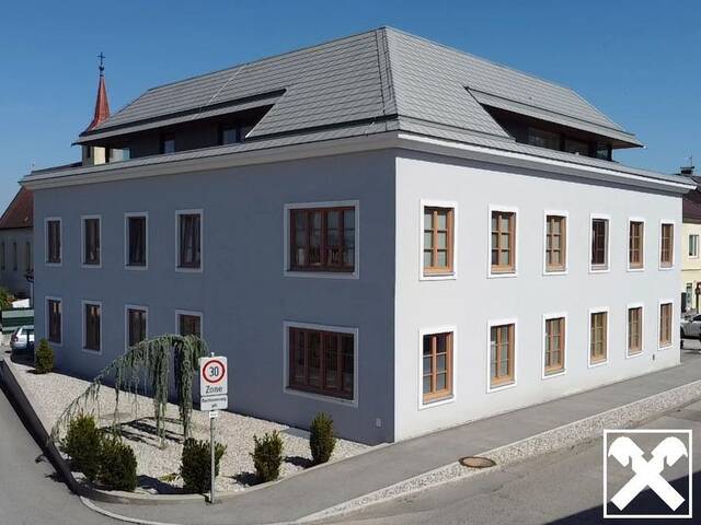 Immobilie in Wallsee - Wohnhausanlage mit SIEBEN Wohn- und einer Arztpraxis inmitten von Wallsee! - Bild 1