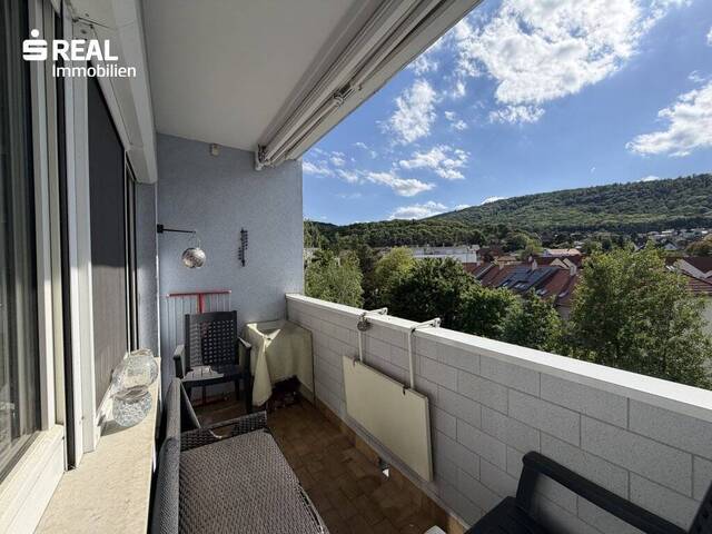 Immobilie in Hainburg an der Donau - Zwei-Zimmer Wohnung mit traumhaftem Ausblick und Balkon - Bild 1