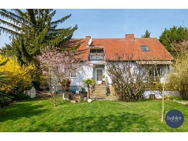 Immobilie in Trumau - Großzügiges Wohnhaus mit zwei Wohneinheiten, idyllischem Garten und Pool in Ruhelage von Trumau | ca. 237 m² Nutzfläche - Bild 0