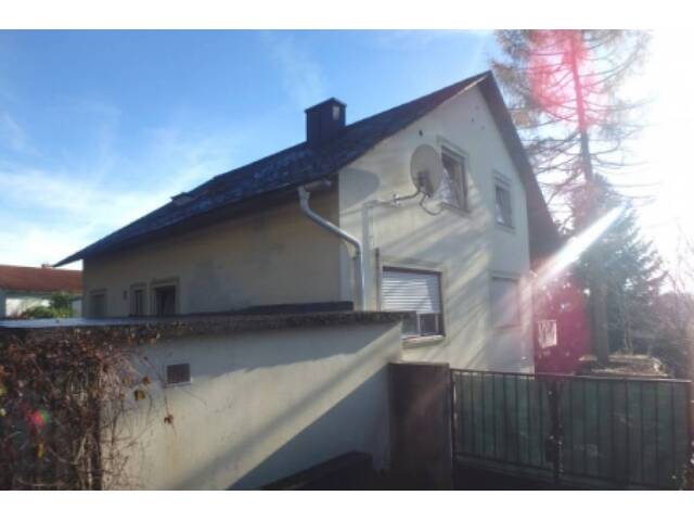 Immobilie in Pischelsdorf in der Steiermark - Sanierungsbedürftiges Einfamilienhaus in schöner Wohnlage - Bild 0