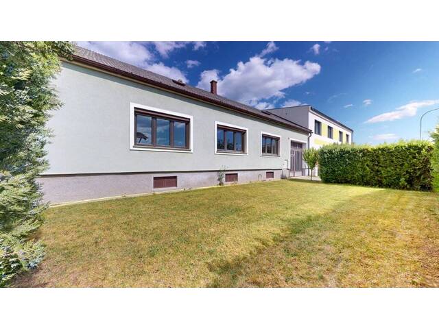 Immobilie in Kittsee - Wohnen im Grünen | Einfamilienhaus auf 606 m² mit Pool und Dreifachgarage in Kittsee - Bild 1