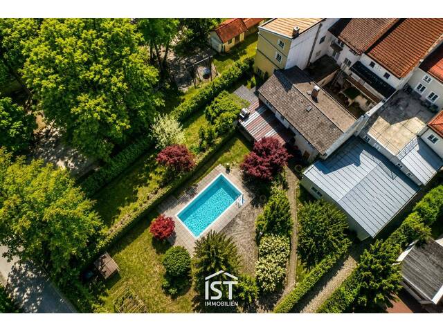 Immobilie in Braunau am Inn - Braunau - Wohn- und Geschäftsensemble mit Garten, Pool und Garagen - Bild 1