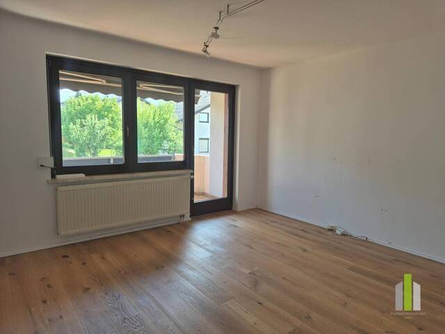 Immobilie in Roitham - Sonnige 3 Zimmer Wohnung mit Balkon und Garage! - Bild 2