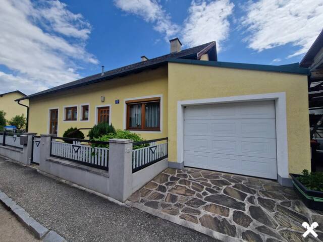Immobilie in Paudorf - TRAUMHAFTER BUNGALOW SAMT GARAGE MIT MONTAGEGRUBE UND HERRLICHEM, SEHR GEPFLEGEN, IDYLLISCHEN GARTEN IN SEHR GEFRAGTER WOHNLAGE - Bild 0
