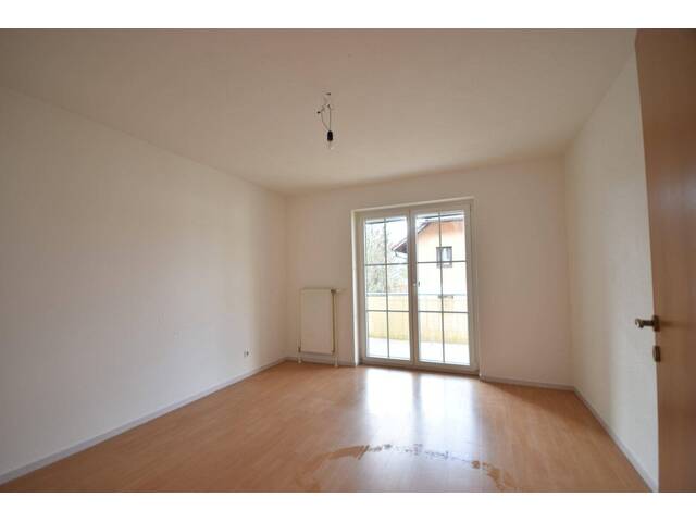 Immobilie in Steinbach am Attersee - WOHNEN am ATTERSEE - Geräumige 3 Zimmer Terrassenwohnung mit Seeblick - Bild 2