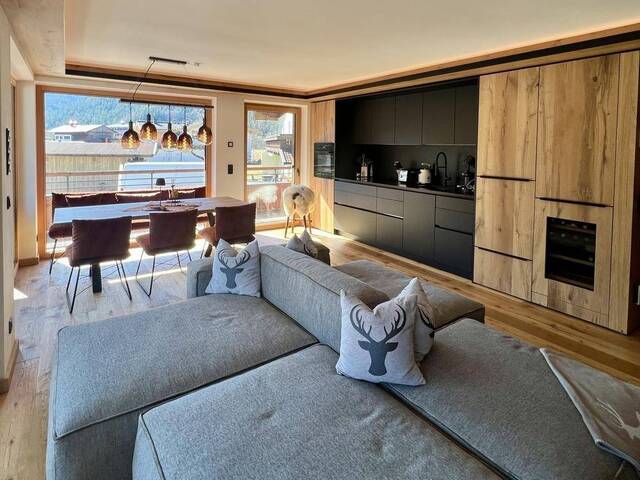 Immobilie in Waidring - Exklusive Designwohnung mit Kamin & Panorama-Balkon - Bild 2