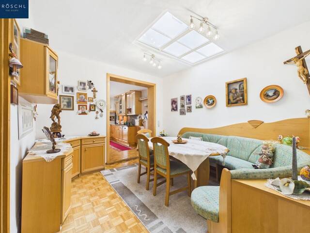 Immobilie in Zwettl-Niederösterreich - Historisches Wohnhaus mit großzügiger Nutzfläche und privatem Garten im Herzen des Stadtzentrums - Bild 0