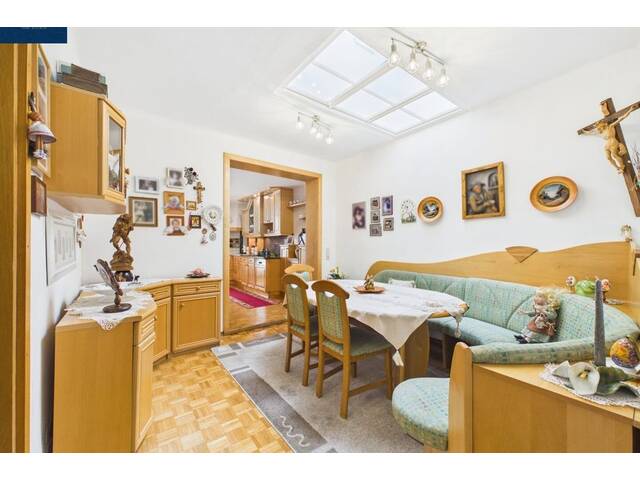 Immobilie in Zwettl-Niederösterreich - Historisches Wohnhaus mit großzügiger Nutzfläche und privatem Garten im Herzen des Stadtzentrums - Bild 3