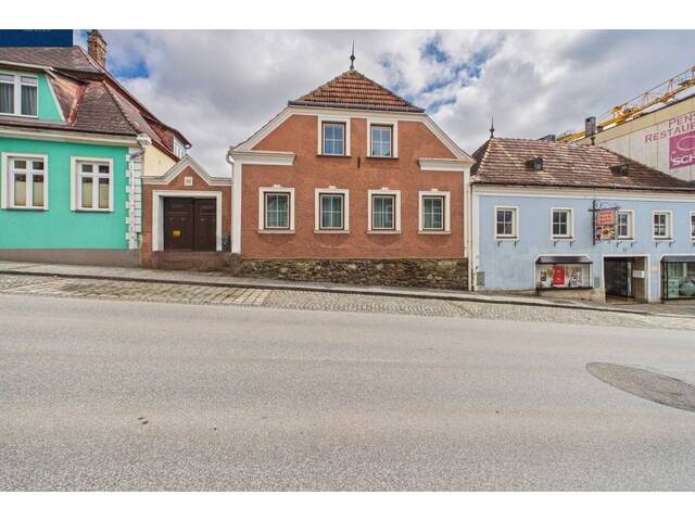 Immobilie in Zwettl-Niederösterreich - Historisches Wohnhaus mit großzügiger Nutzfläche und privatem Garten im Herzen des Stadtzentrums - Bild 4
